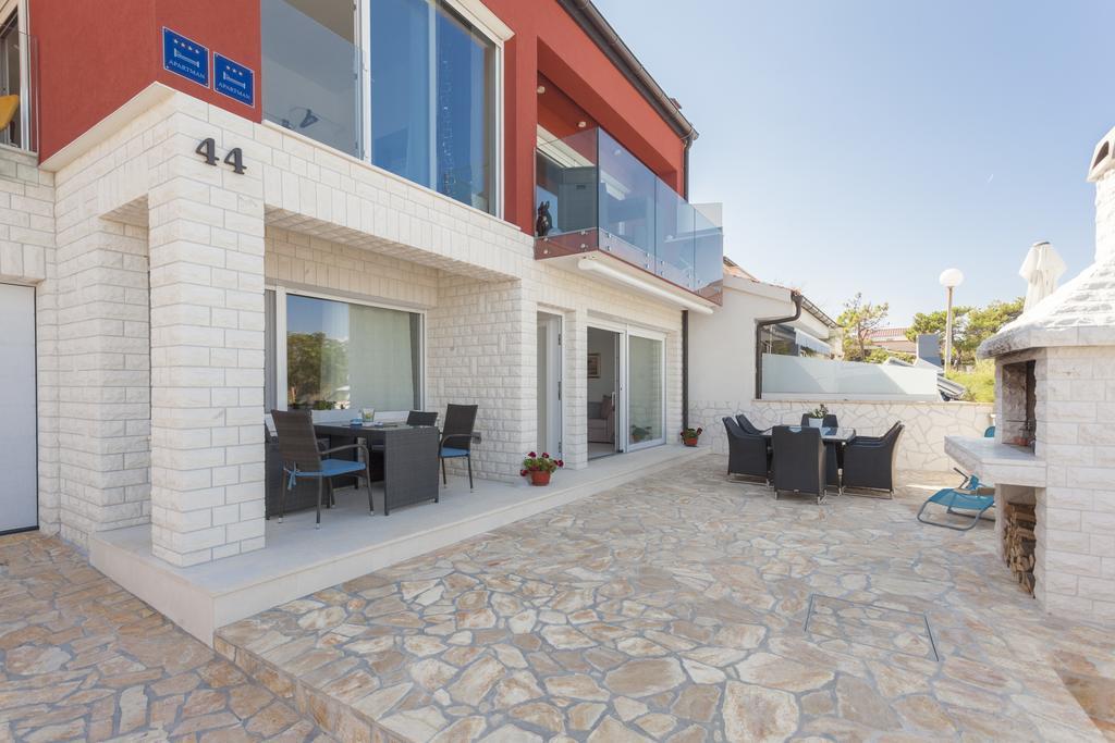 Apartments Svetec Vir Luaran gambar