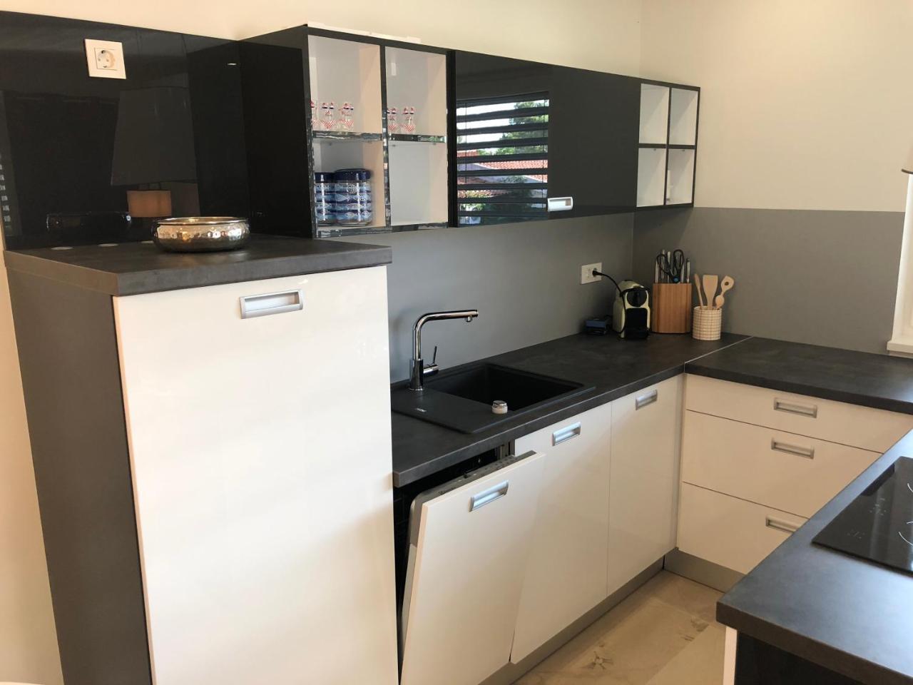 Apartments Svetec Vir Luaran gambar